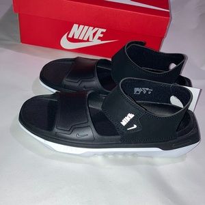 New Nike sandals 6 Y & 7 Y (Big Boy)